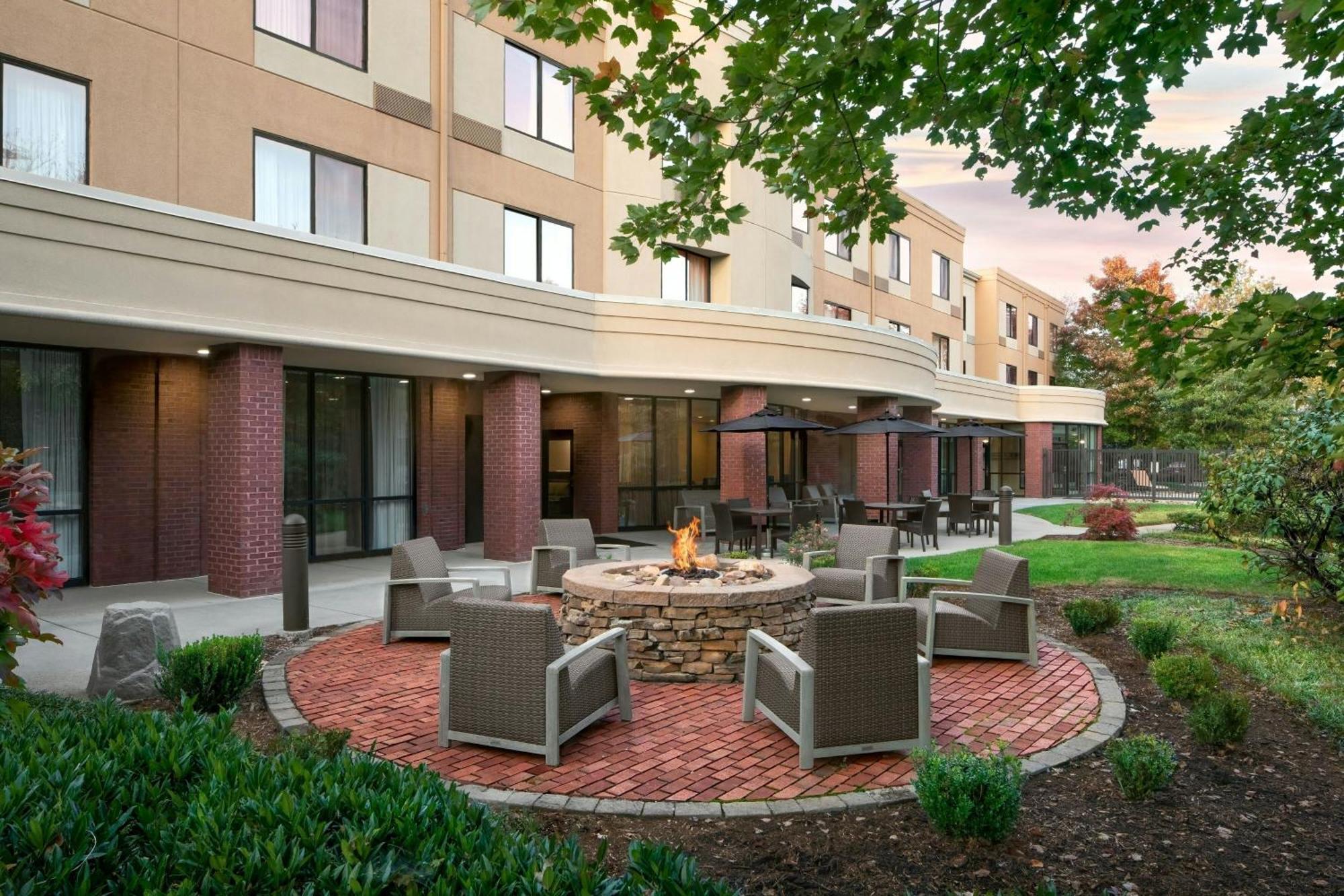 Courtyard By Marriott Knoxville Airport Алкоа Екстер'єр фото